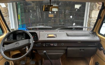 Volkswagen-Westfalia-1985-custom-6