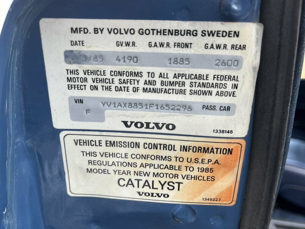 Volvo-240-1985-blue-15
