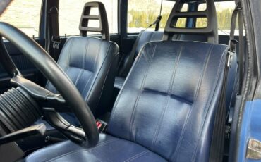 Volvo-240-1985-blue-17