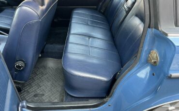 Volvo-240-1985-blue-19