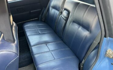 Volvo-240-1985-blue-20