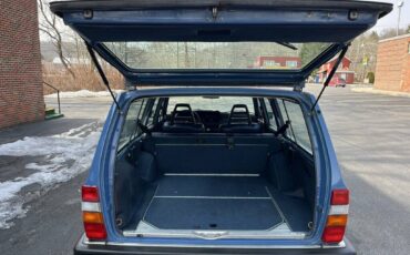 Volvo-240-1985-blue-21