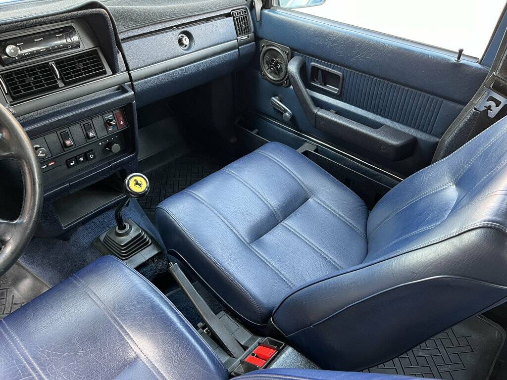 Volvo-240-1985-blue-22