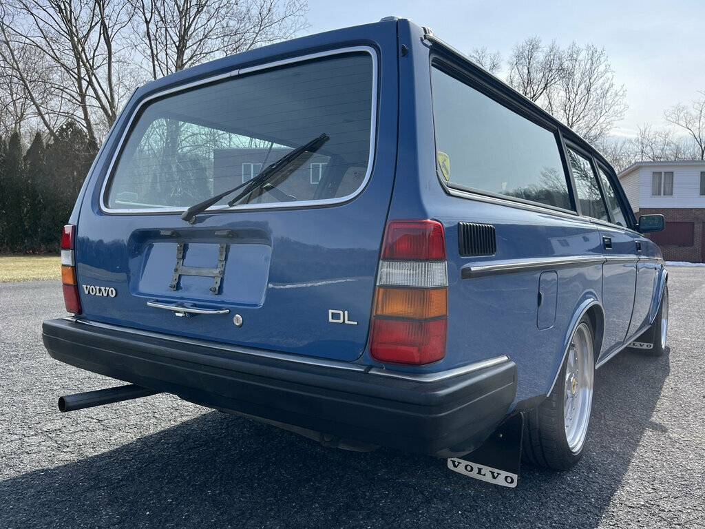Volvo-240-1985-blue-4