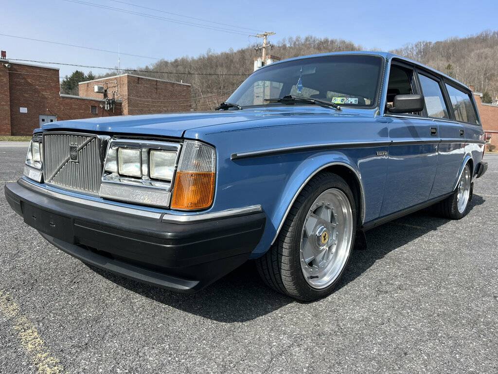 Volvo-240-1985-blue-7