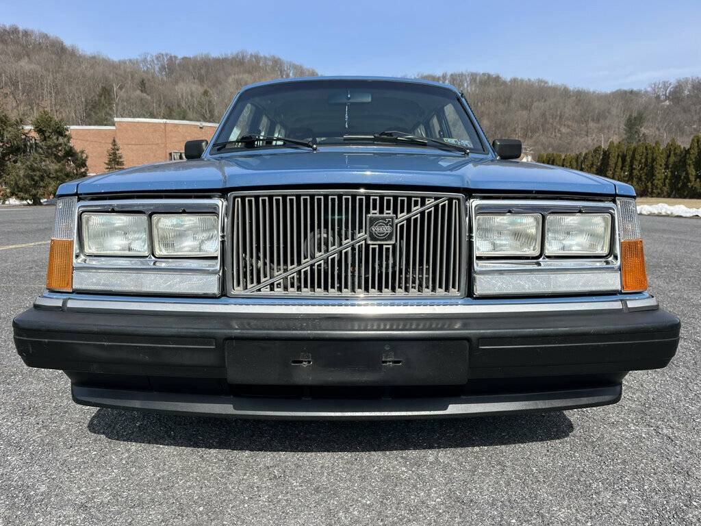 Volvo-240-1985-blue-8