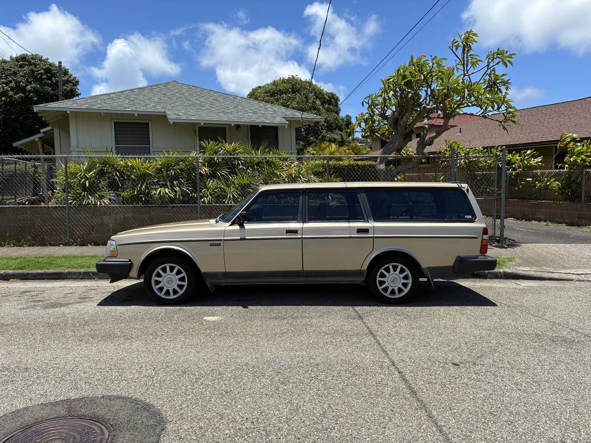 Volvo-240-wagon-1992-1