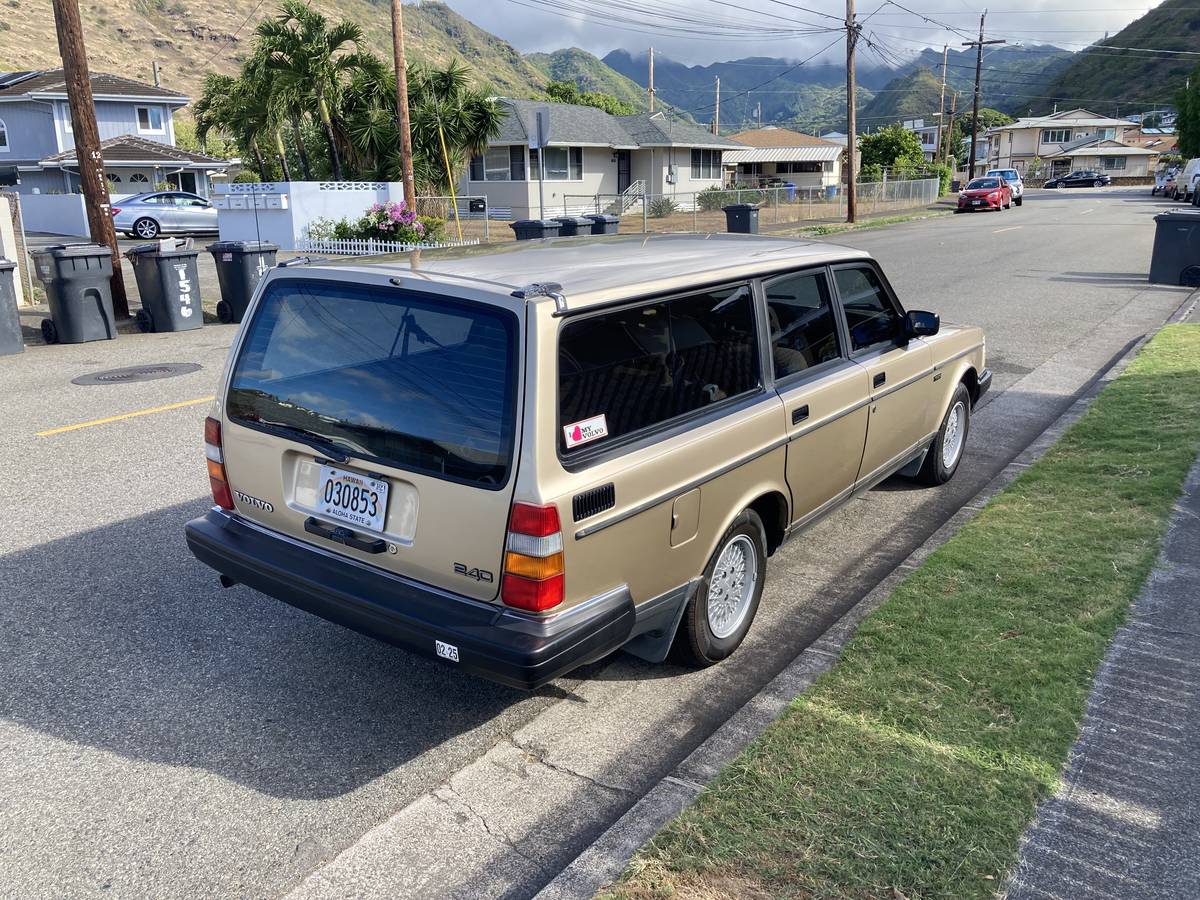 Volvo-240-wagon-1992-2