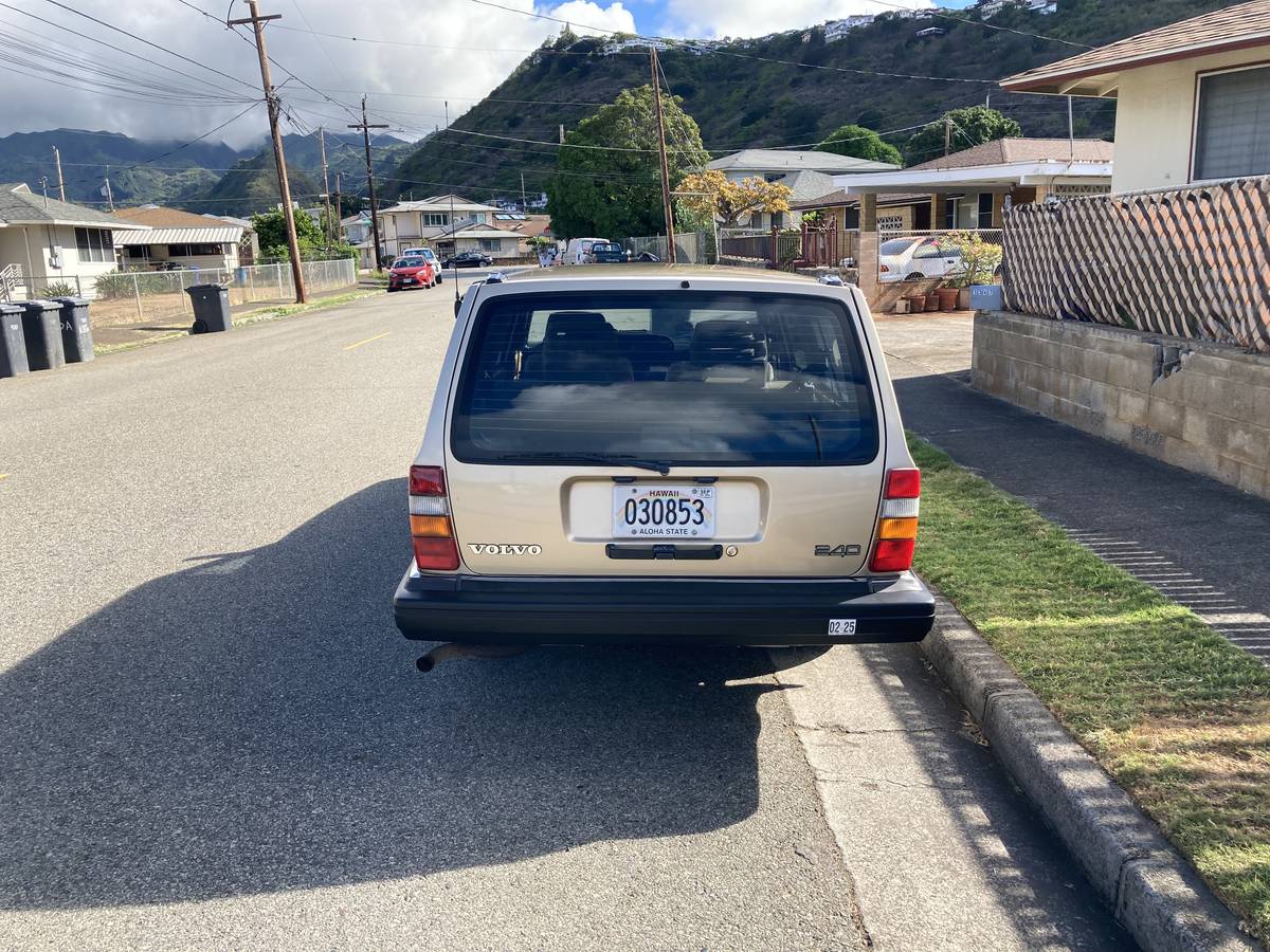 Volvo-240-wagon-1992-3