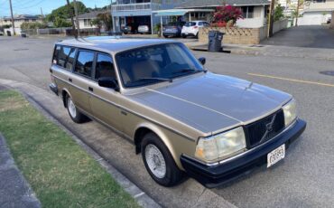 Volvo-240-wagon-1992
