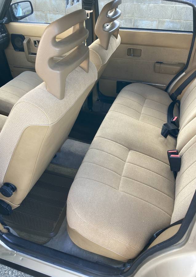 Volvo-240-wagon-1992-8