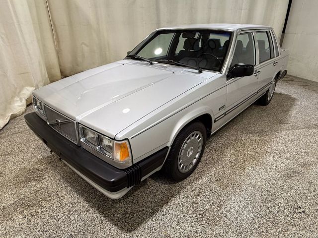 Volvo-740-1989-Sedan-1