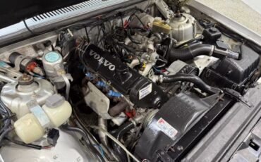 Volvo-740-1989-Sedan-35