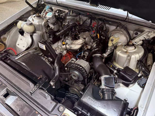 Volvo-740-1989-Sedan-36