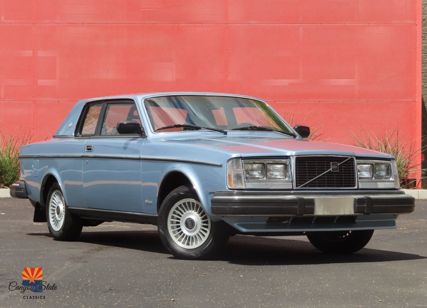 Volvo-Coupe-1981-Coupe