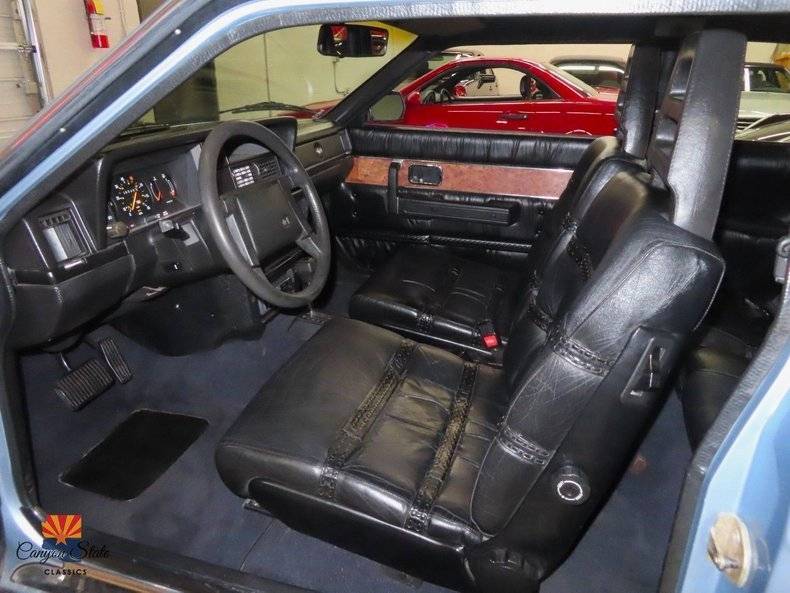 Volvo-Coupe-262-bertone-1981-blue-1