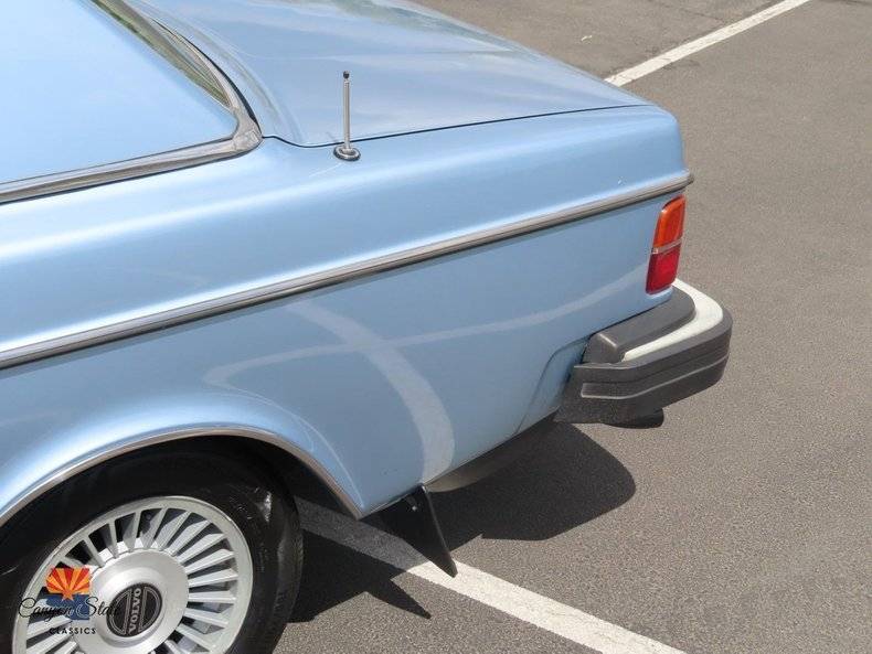 Volvo-Coupe-262-bertone-1981-blue-12