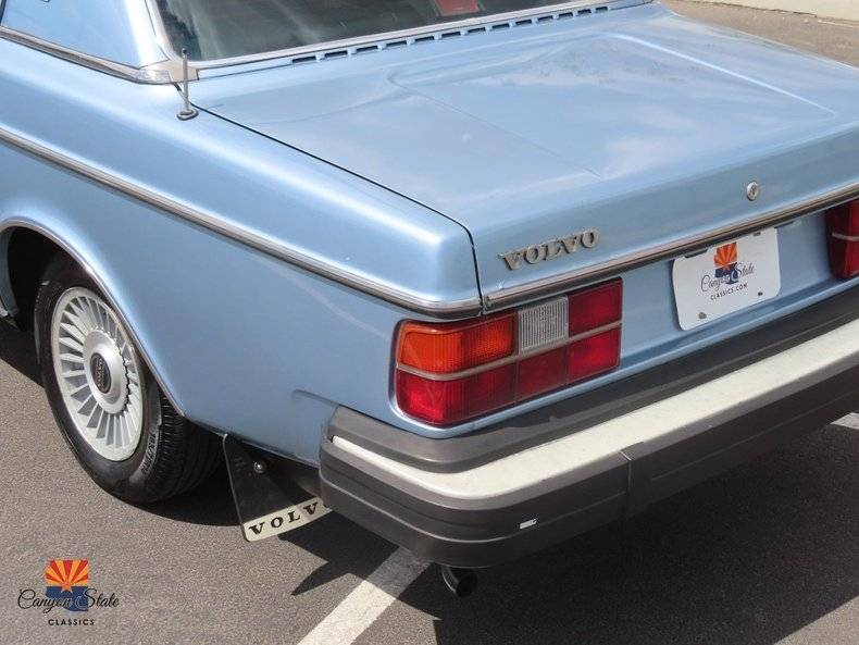 Volvo-Coupe-262-bertone-1981-blue-13