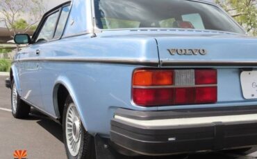 Volvo-Coupe-262-bertone-1981-blue-22
