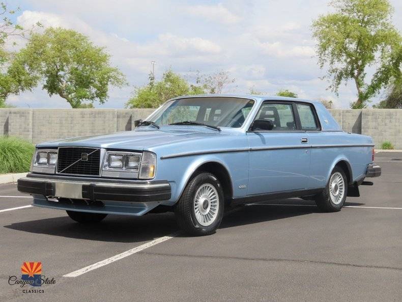Volvo-Coupe-262-bertone-1981-blue-5