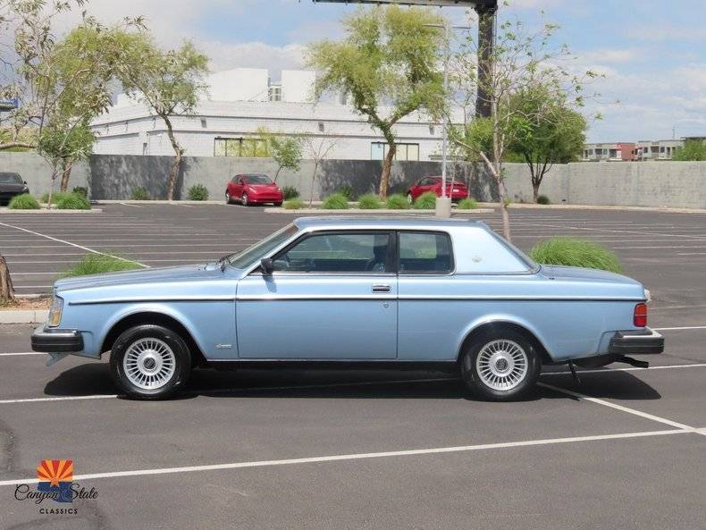 Volvo-Coupe-262-bertone-1981-blue-6