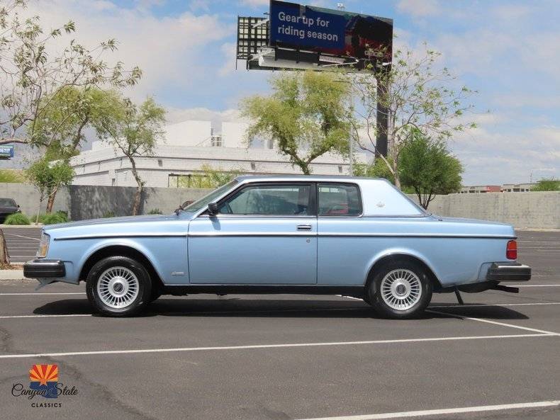 Volvo-Coupe-262-bertone-1981-blue-7