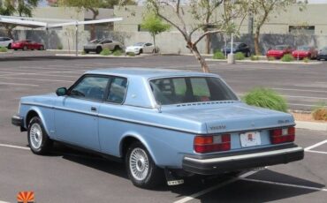 Volvo-Coupe-262-bertone-1981-blue-8