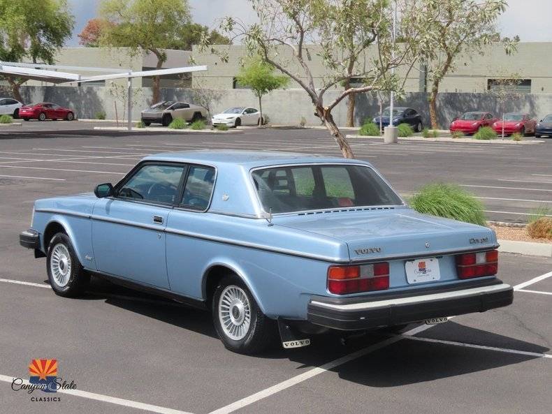 Volvo-Coupe-262-bertone-1981-blue-8