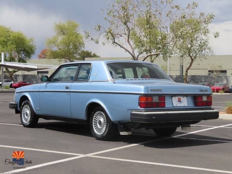 Volvo-Coupe-262-bertone-1981-blue-9