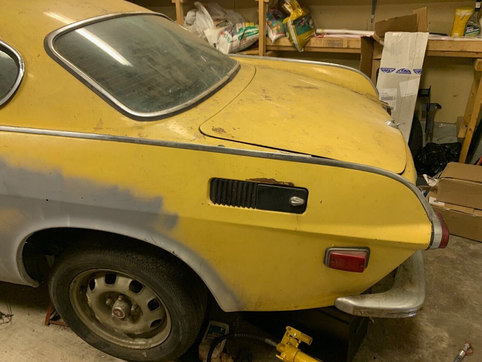 Volvo-P1800E-1972-Coupe-1