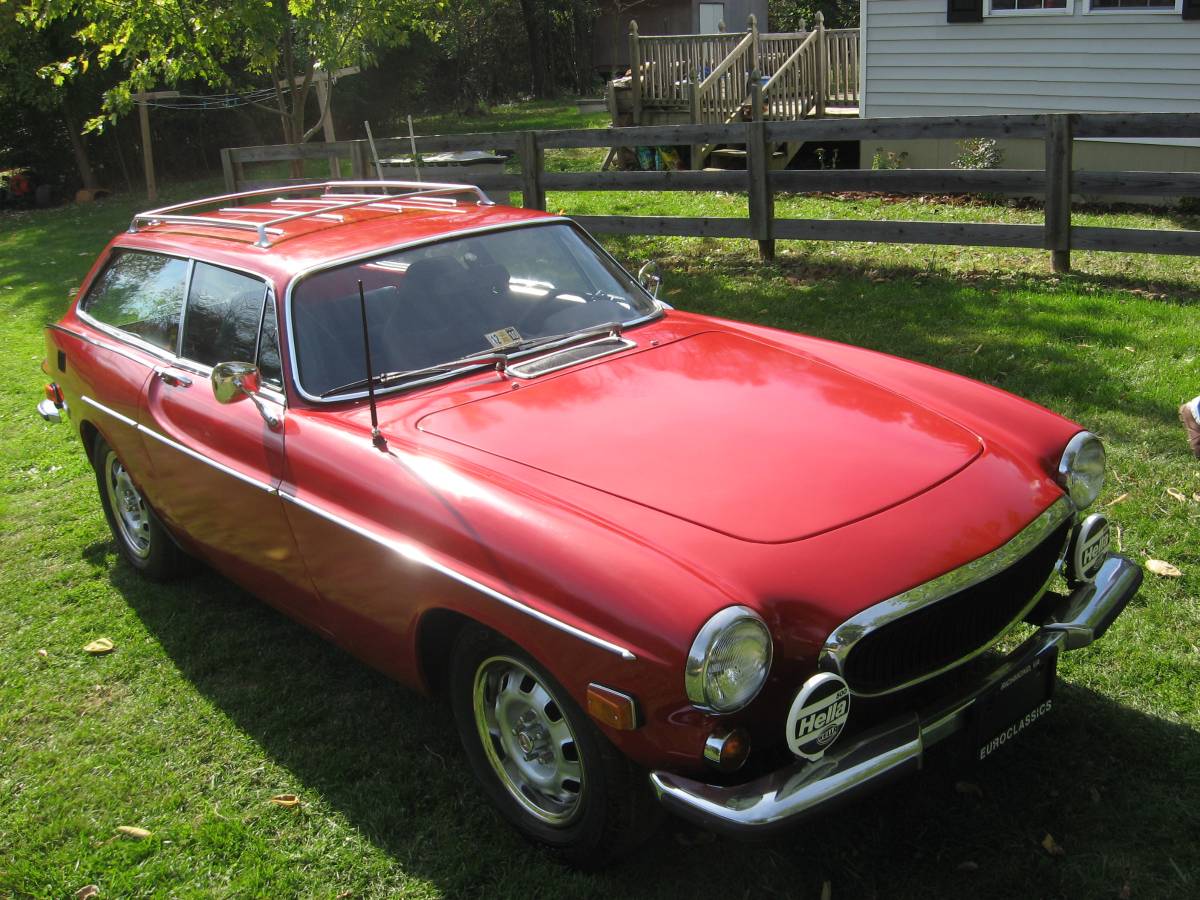 Volvo-P1800es-1978-red-1