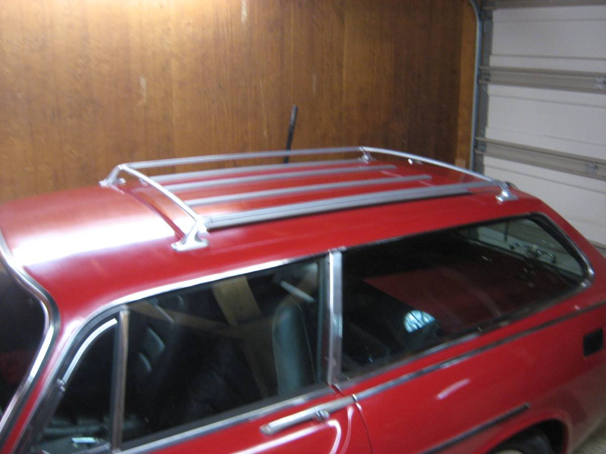 Volvo-P1800es-1978-red-2
