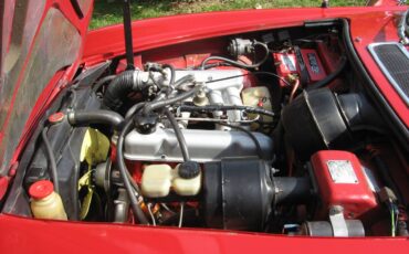 Volvo-P1800es-1978-red-4
