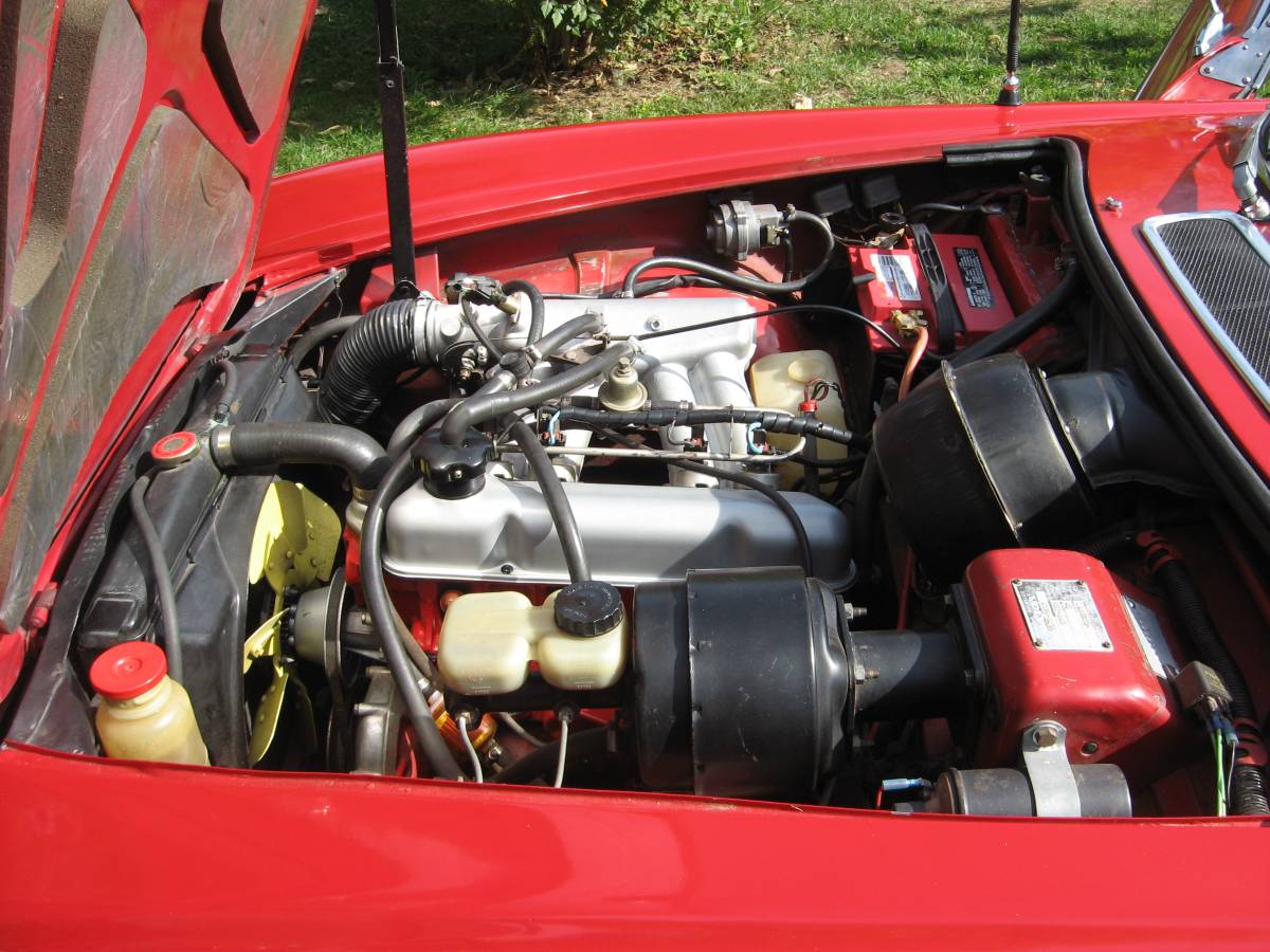 Volvo-P1800es-1978-red-4
