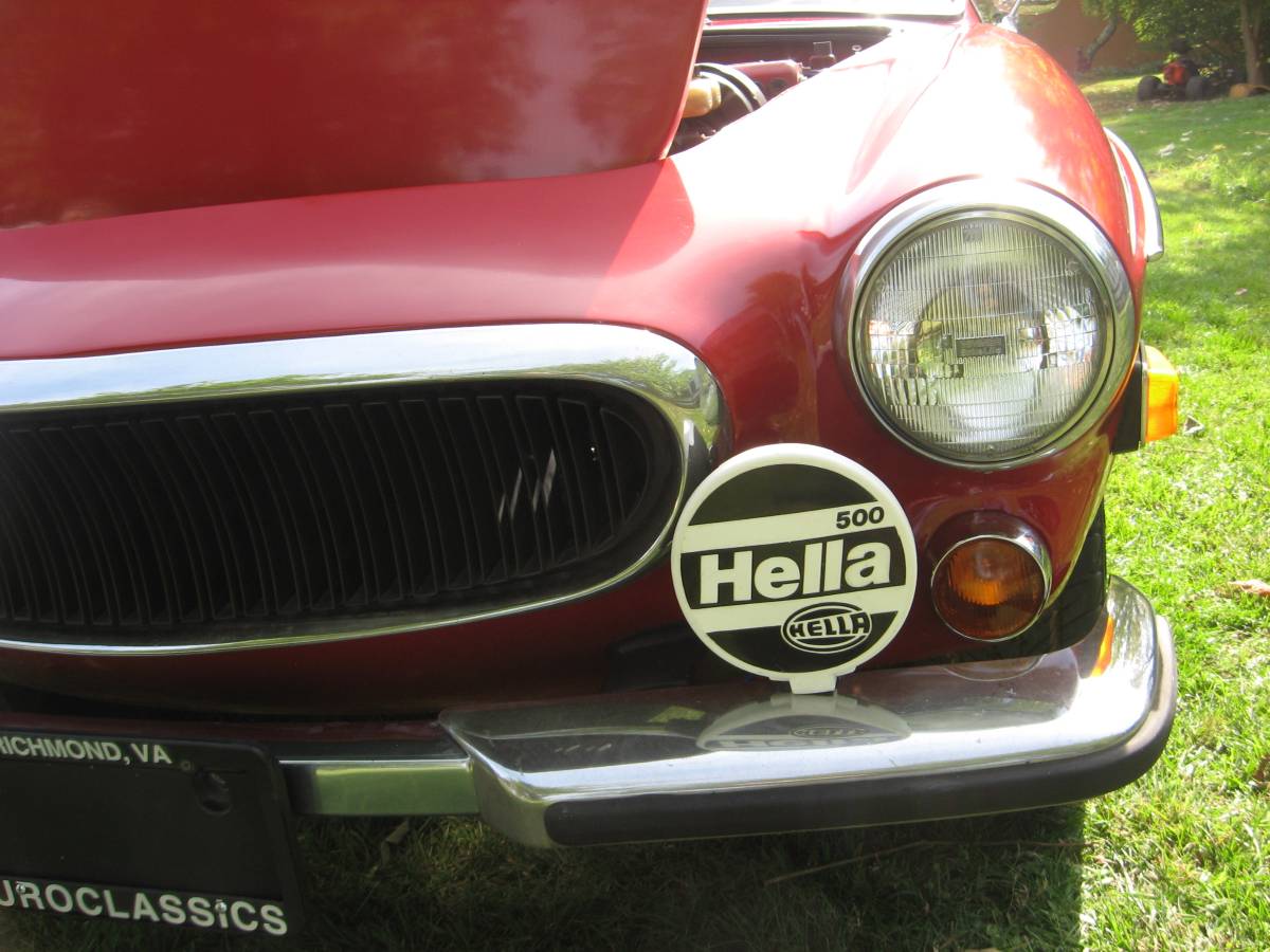Volvo-P1800es-1978-red-8