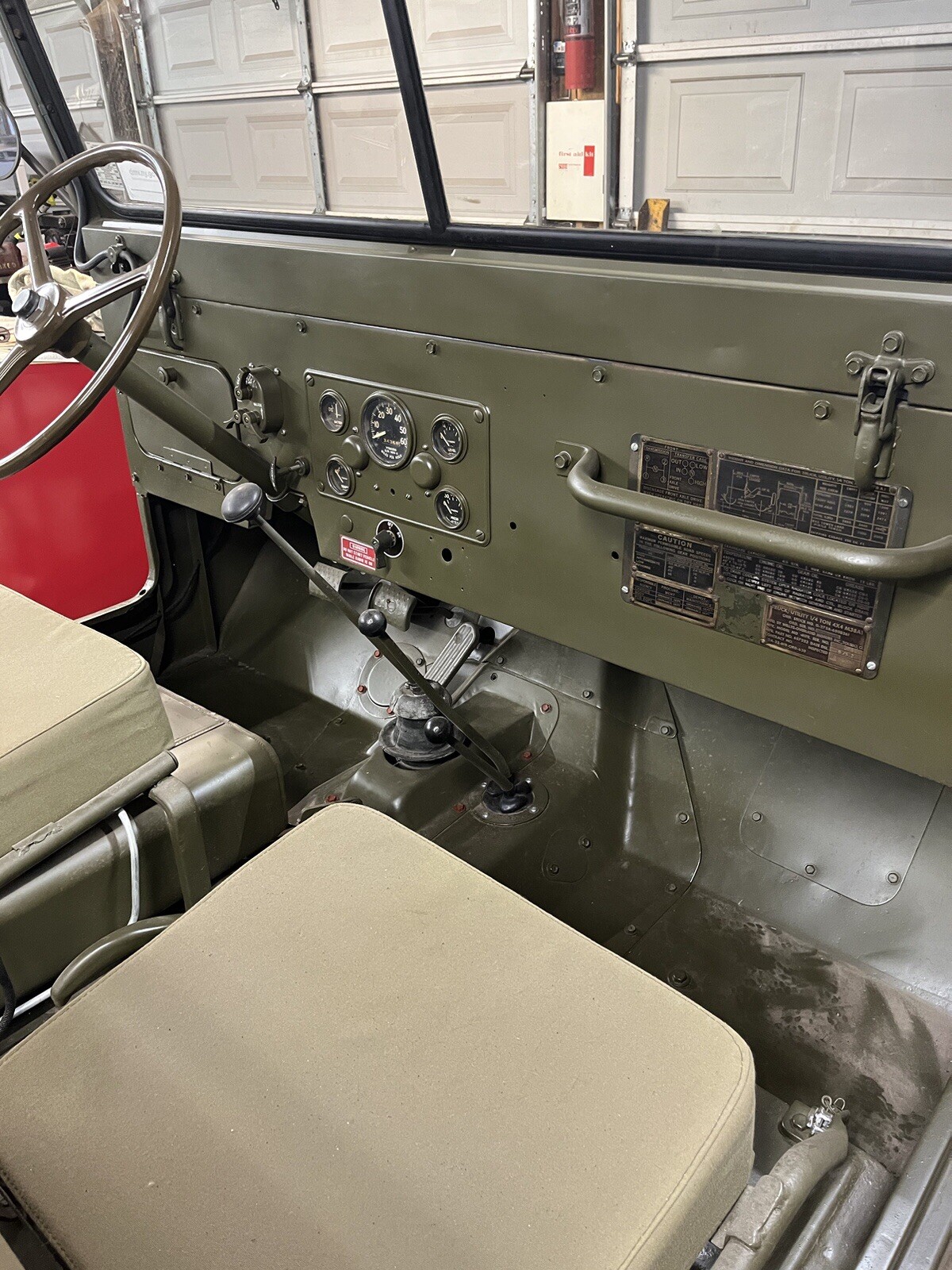 Willys-100-Series-1952-Utility-3