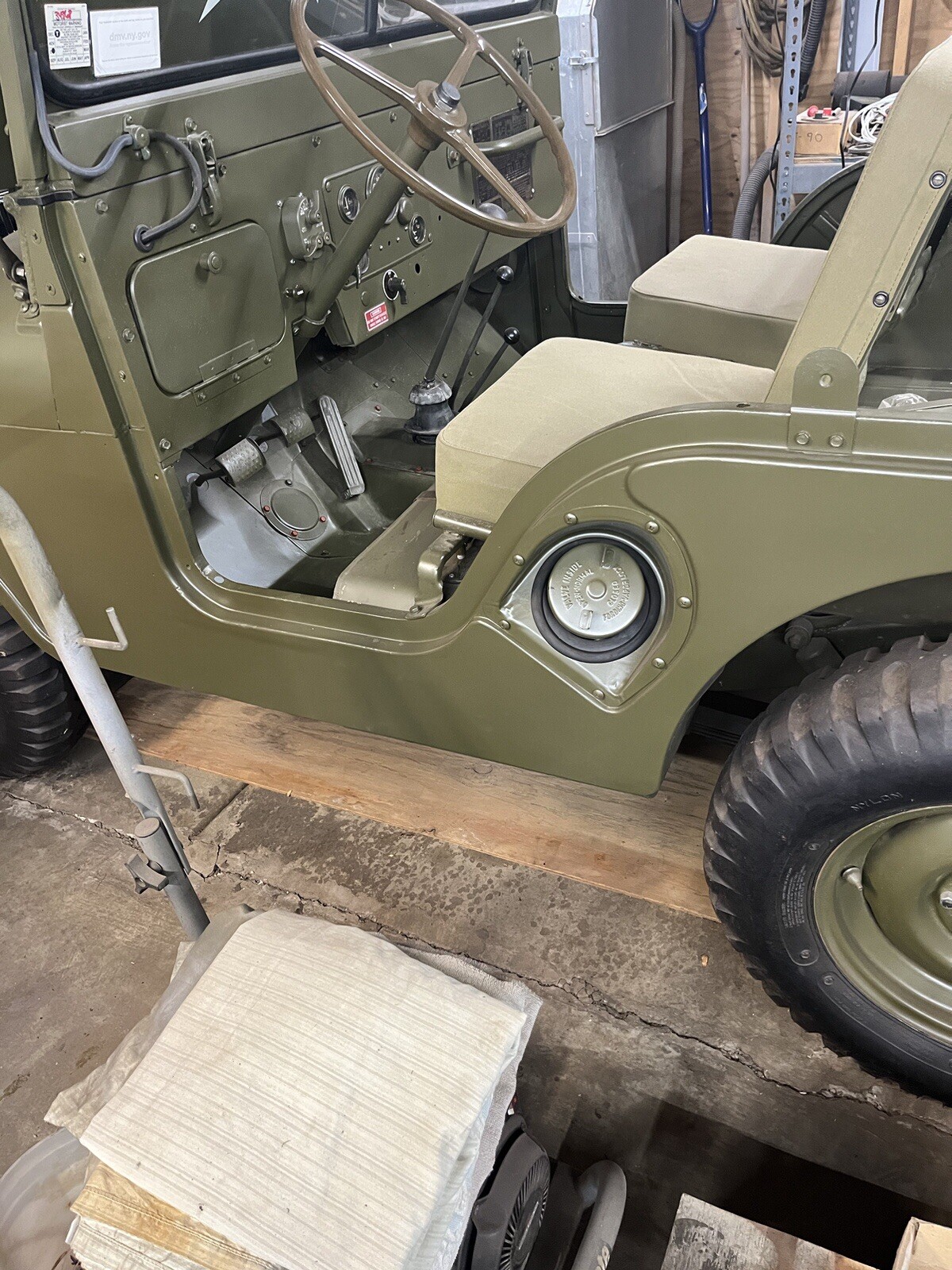 Willys-100-Series-1952-Utility-9