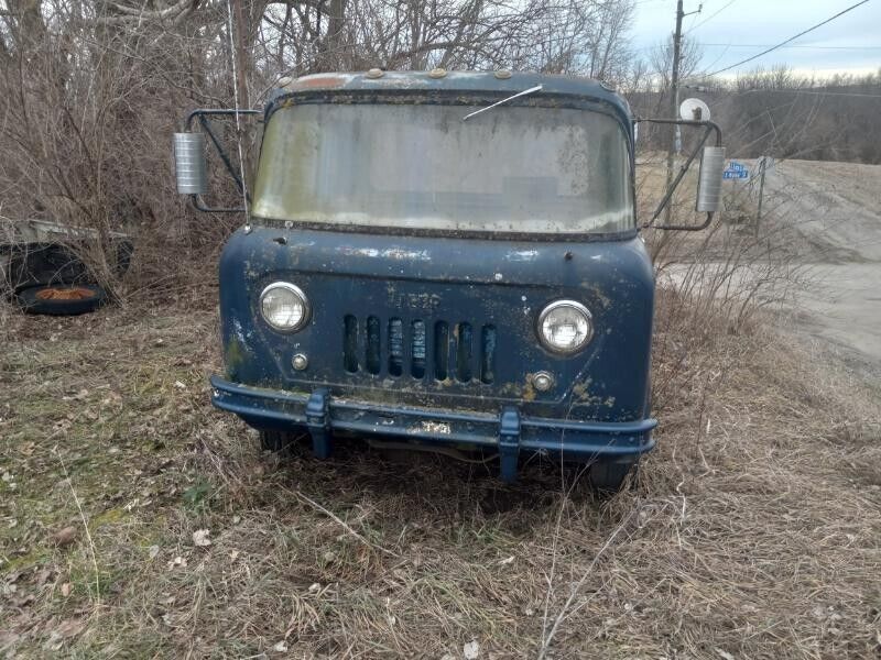 Willys-FC170-1957-Standard-Cab-Pickup