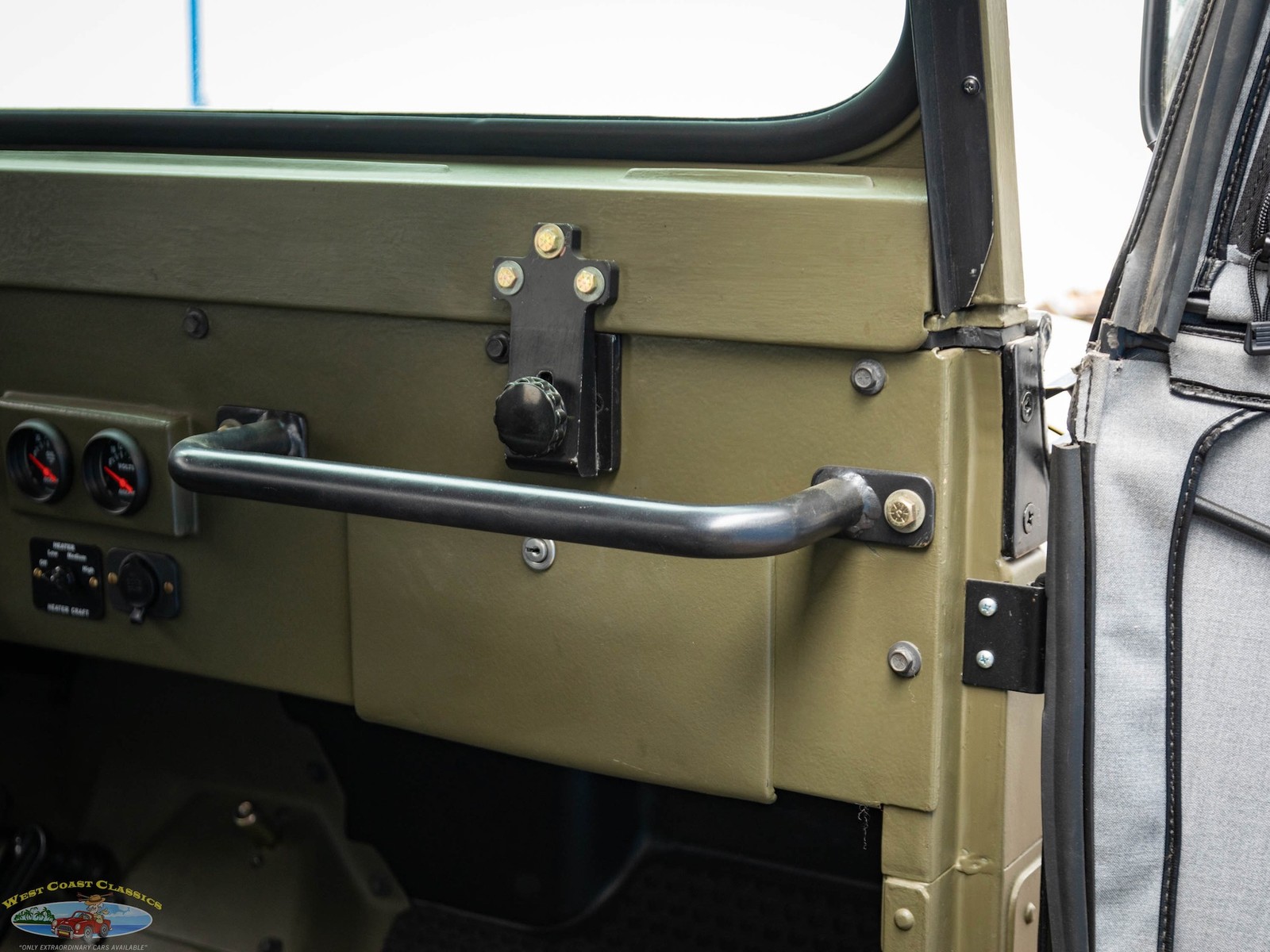 Willys-Jeep-1955-38