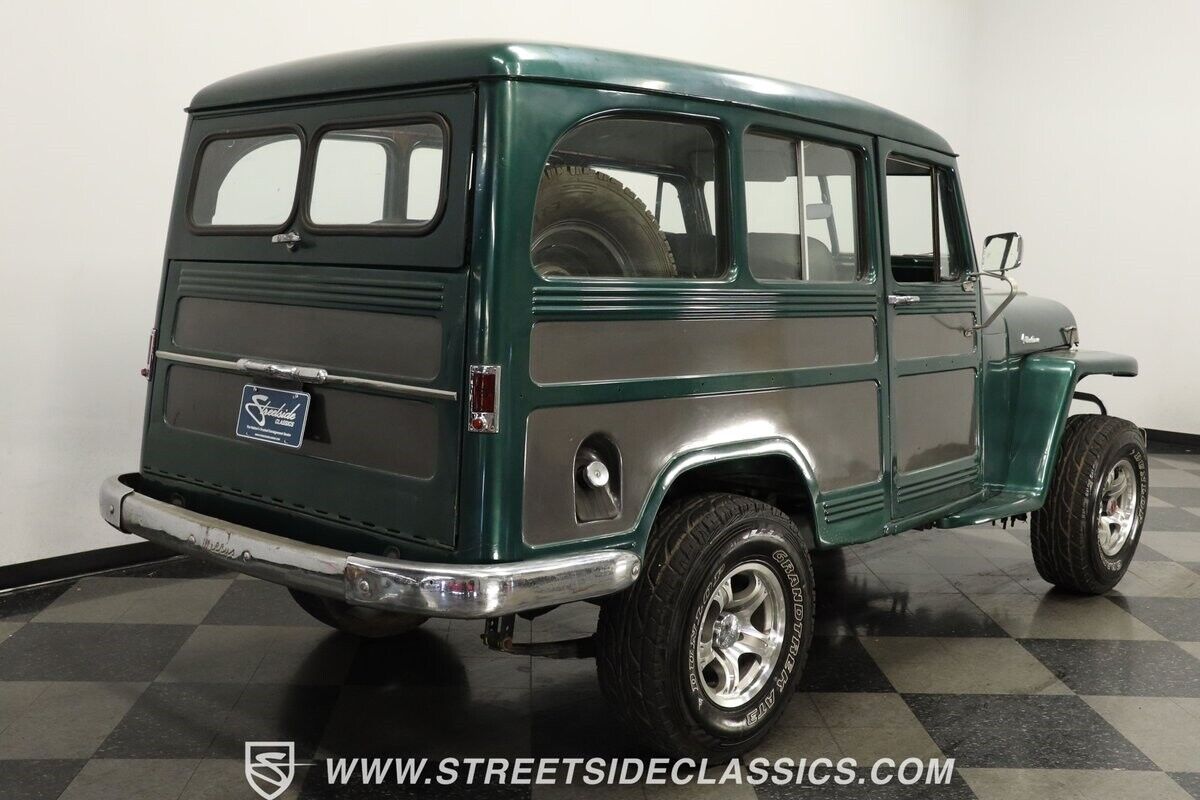 Willys-Jeep-Wagon-1958-Jeep-10