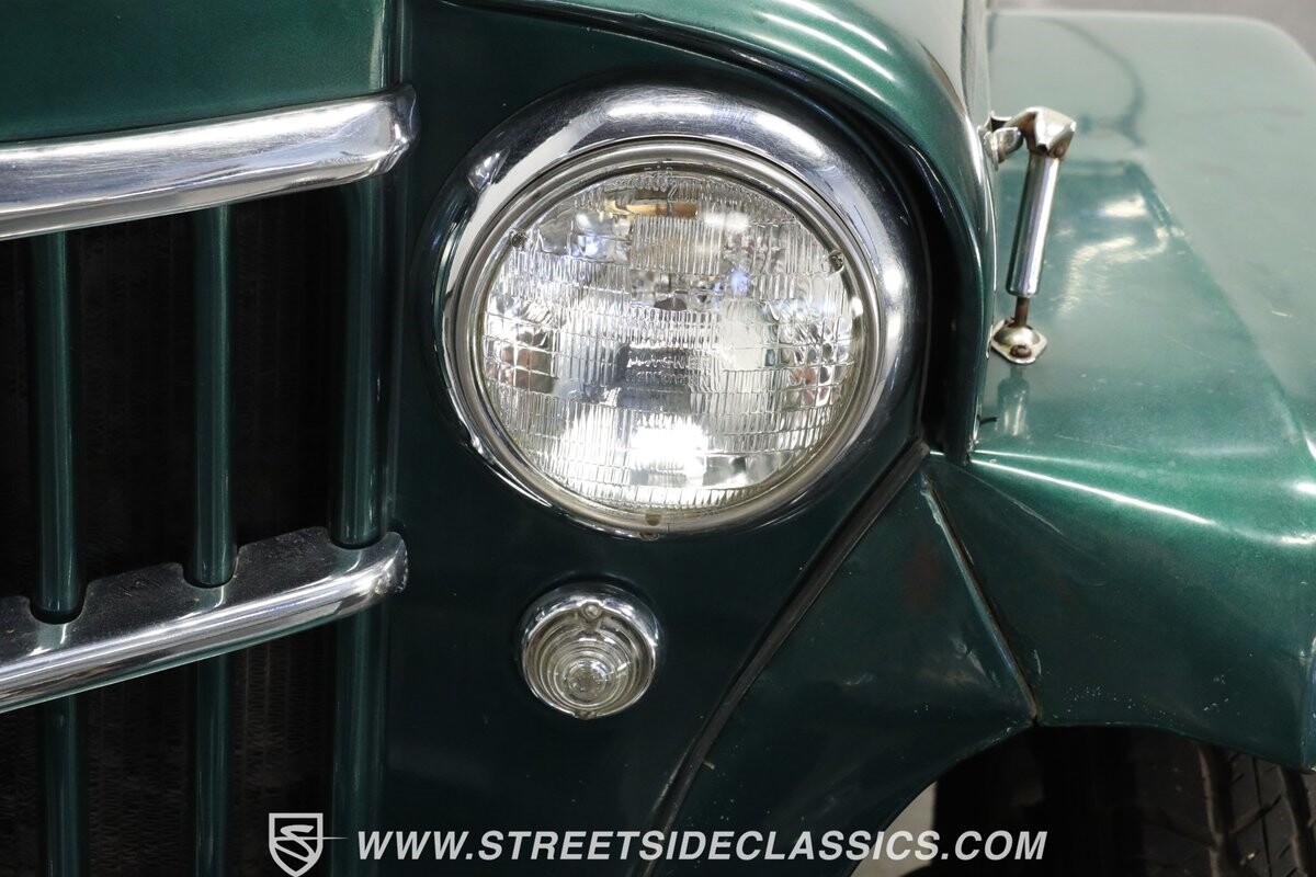 Willys-Jeep-Wagon-1958-Jeep-19