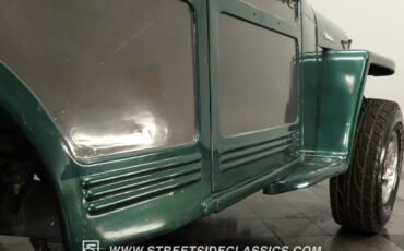 Willys-Jeep-Wagon-1958-Jeep-25