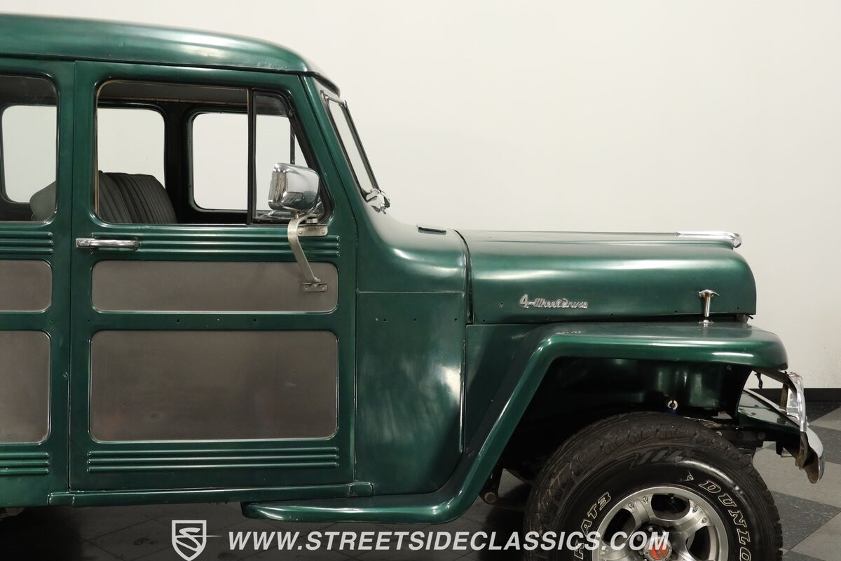 Willys-Jeep-Wagon-1958-Jeep-28