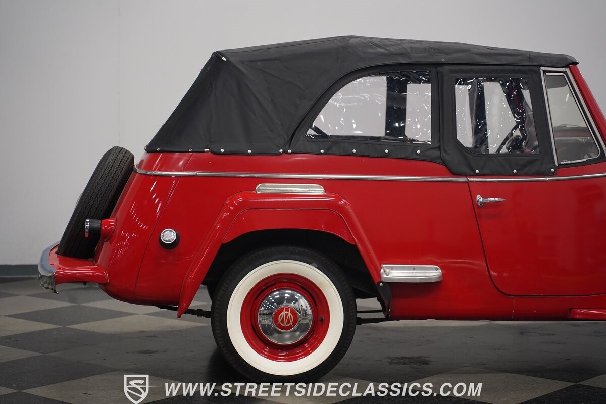 Willys-Jeepster-1949-Convertible-32