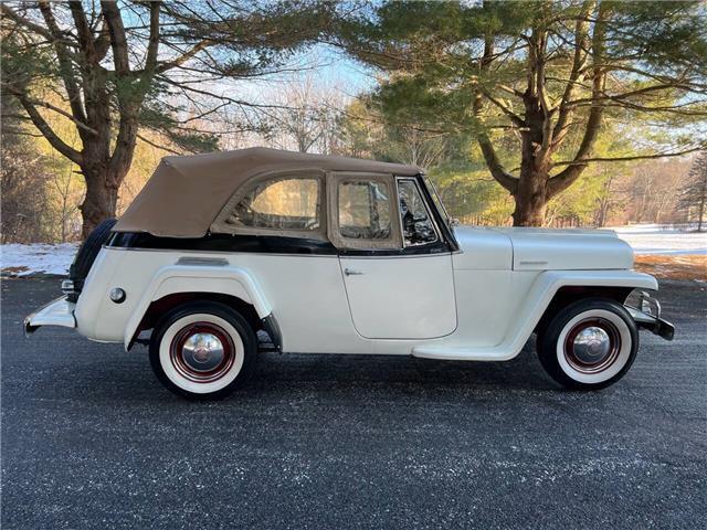 Willys-Jeepster-1950-10
