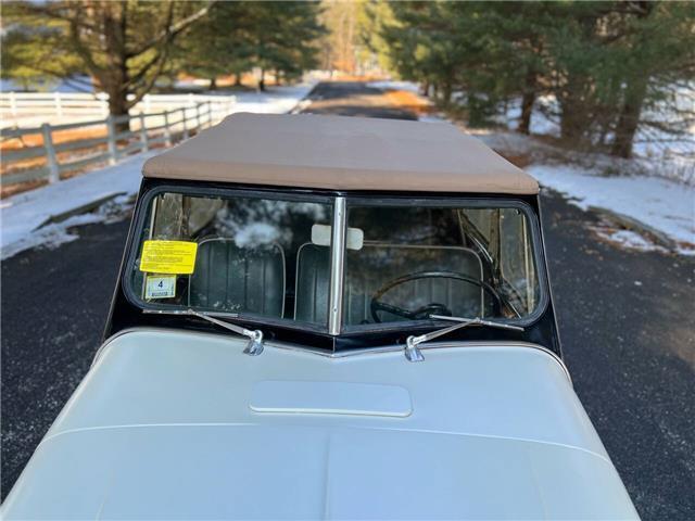 Willys-Jeepster-1950-14