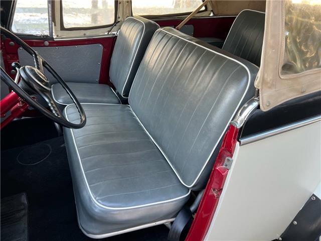 Willys-Jeepster-1950-16
