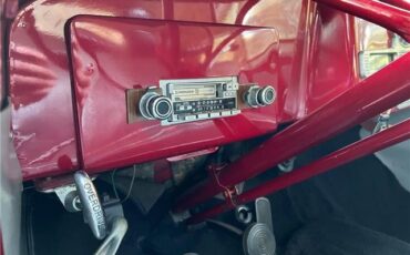 Willys-Jeepster-1950-21