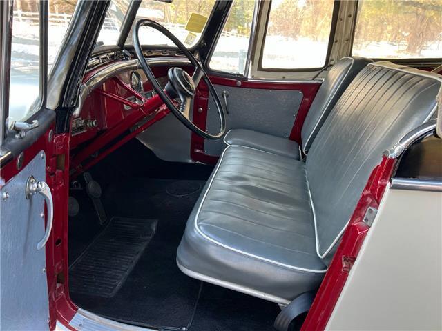 Willys-Jeepster-1950-22