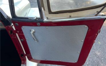 Willys-Jeepster-1950-24
